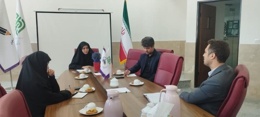 «نشست مشترک مدیر مرکز نوآوری ، رئیس ارتباط با صنعت دانشگاه کوثر و معاونت علمی سپاه استان با هدف تقویت و توسعه مرکز مطالعات هوش مصنوعی»